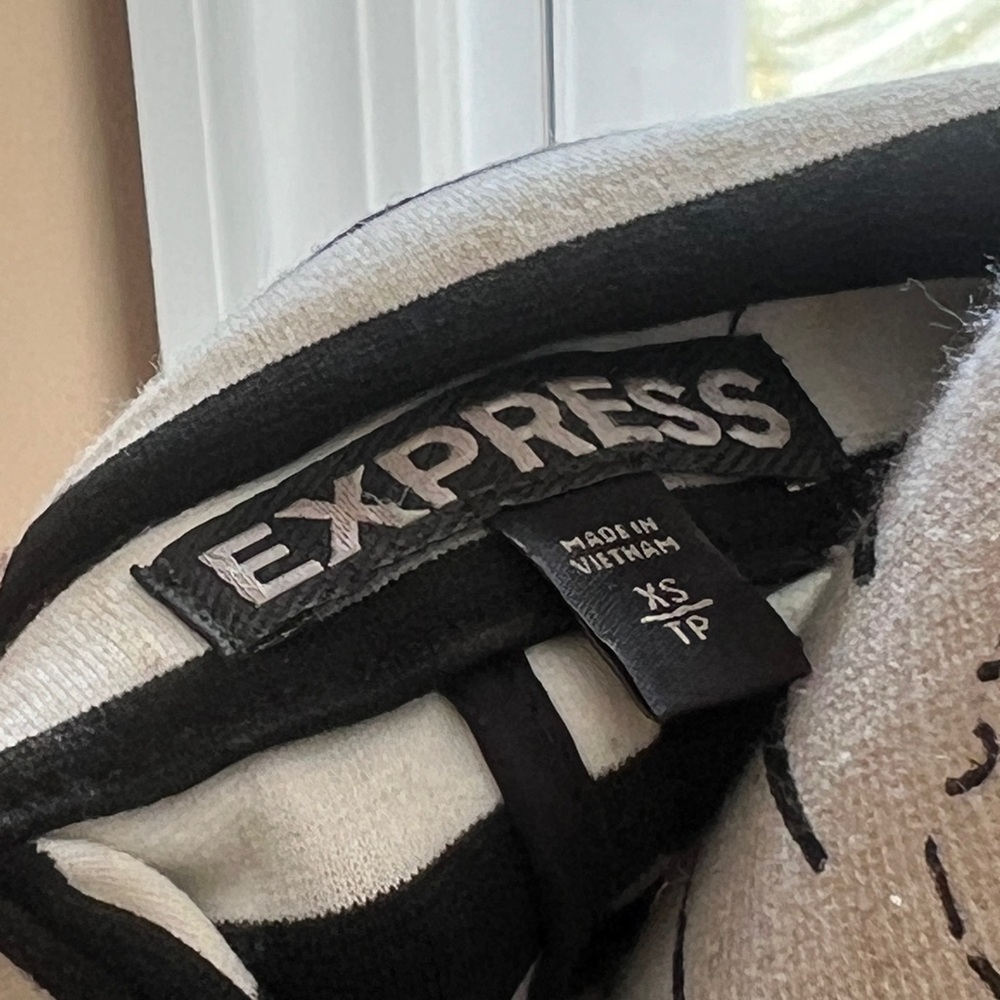 Express Blazer - Picture 3 of 3